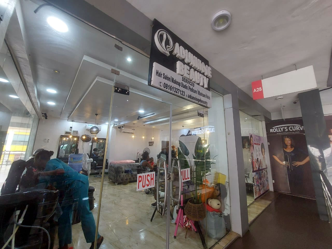 Adunni-oge beauty salon